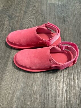 Girl’s UGG Goldenstar Clog - Pink Size 3